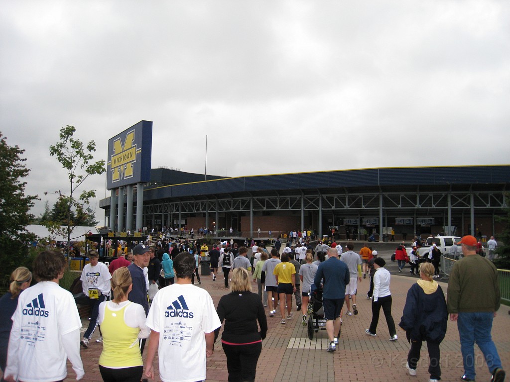 BHGH 2009 0016.jpg - The Big House Big Heat 5 and 10 K race. October 4, 2009 run in Ann Arbor Michigan finishes on the 50 yard line of the University of Michigan stadium.